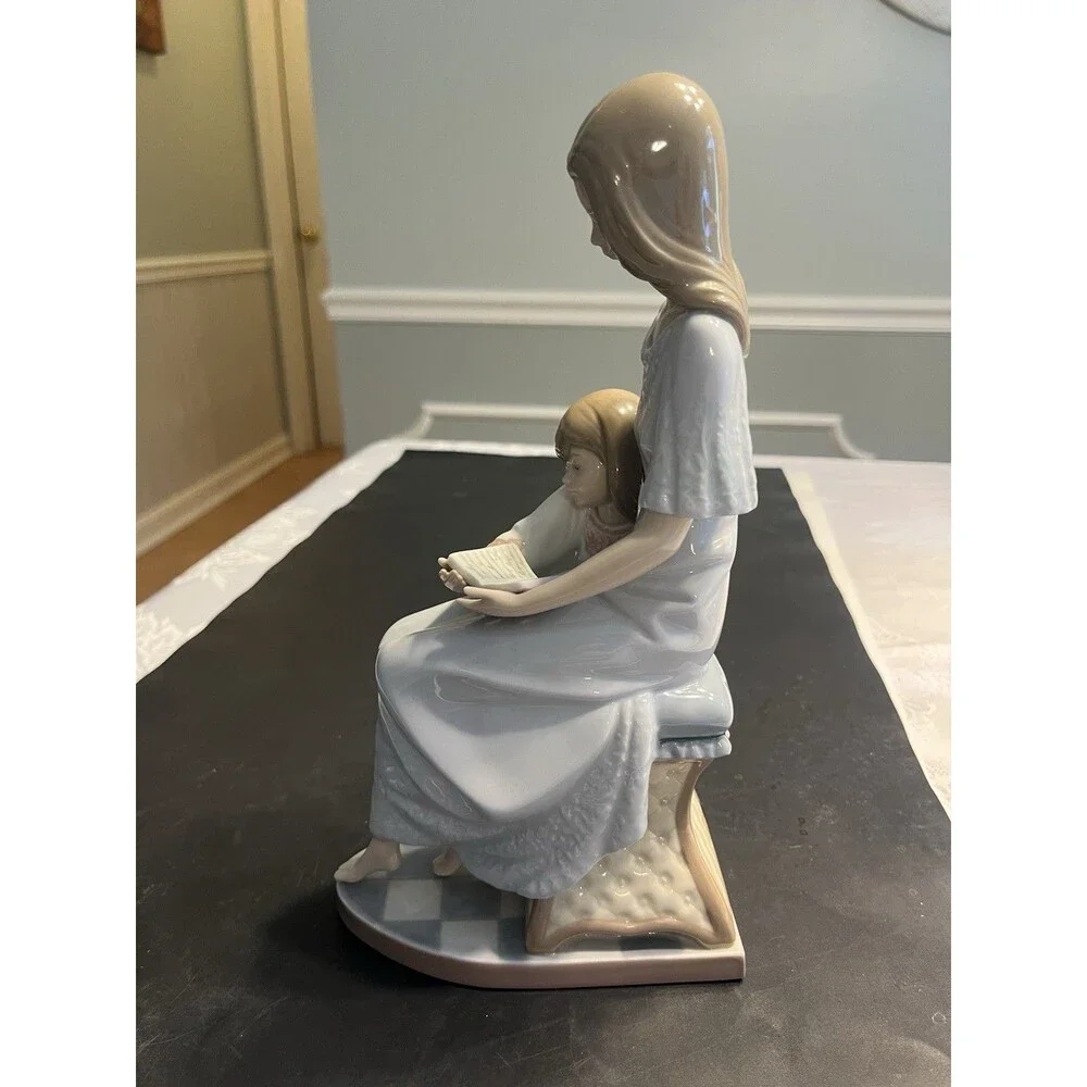 Lladro #5457 BEDTIME STORY Figurine Mother Daughter PERFECT CONDITION!